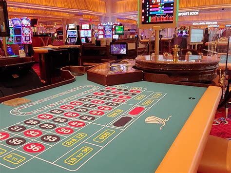Casinos with roulette tables ”